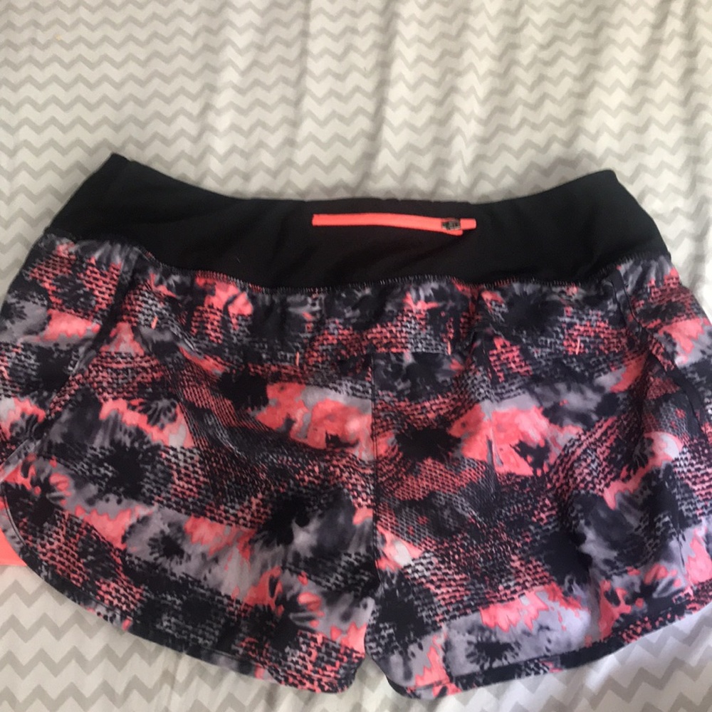 Shorts - Picture 2 of 3